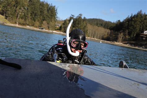 Within The Salish Sea Samish Divers Research Kelp Forests Cascade Pbs News