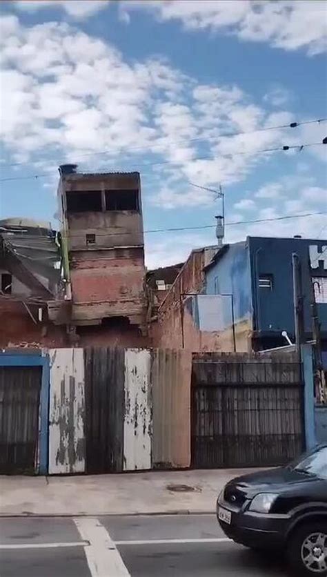 Casas interditadas após imóvel desabar em Taboão da Serra são invadidas