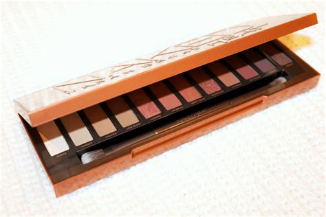 Urban Decay Naked Heat Eyeshadow Review Eline Blaise