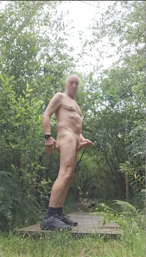 EXHIBITIONIST SEXSHOW IN OPENBARE BOSSEN MET LEKKER CUMSHOT Nude Pics XHamster