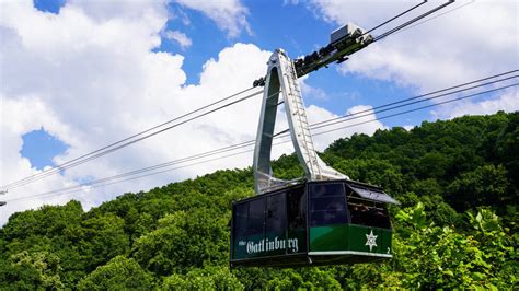 Gatlinburg Trolley: Your Downtown Tour Guide