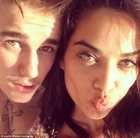 Justin Bieber Posts Selfie With Victorias Secret Shanina Shaik Daily Mail Online