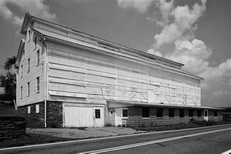 Pennsylvania Dutch Barn Photograph by Hugh Smith - Fine Art America