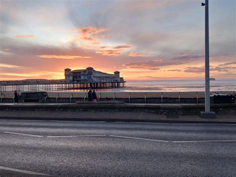 Weston-super-Mare Pier at sunset 💕 : r/Westonsupermare