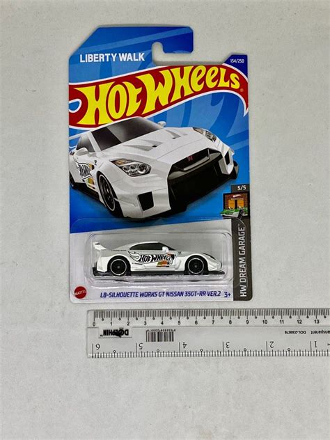 Hot Wheels Liberty Walk LBWK SILHOUETTE WORKS GT NISSAN 35GT RR VER 2 White GTR R35 Racing Sport