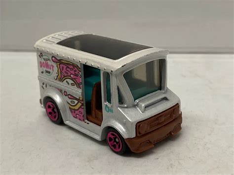 HOT WHEELS BREAD Box HW Donut Shop White Mattel 2009 Unboxed 2 21 PicClick UK