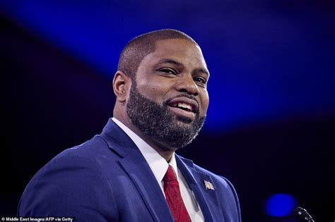 Democrat mayors jaw-dropping confession on illegal migrants cost