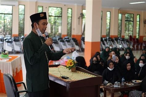 Hukum Merokok Dalam Islam Ustaz Abdul Somad Ada Dua Pilihan MUI Atau