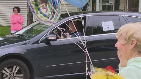 Averys Creek Elementary Teacher Of The Year Honored With Parade Wlos