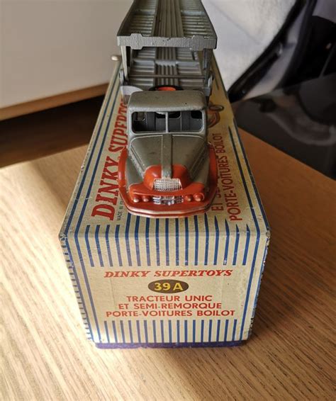 Dinky Toys - 1:43 - 39A Tracteur Unic et porte voitures - Catawiki