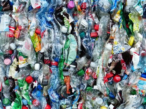 5 Modi Utili Per Riciclare La Plastica In Casa GAIA Consulting