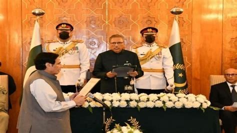 Parvez Elahi Sworn In As Pak Punjab S New CM Amid Large Political Drama