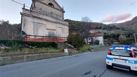 Varazze Crolla Il Tetto Dell Ex Chiesa Dell Annunziata Chiusa La