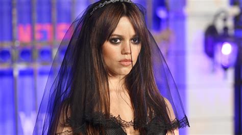 Jenna Ortega Dressed Like a Goth Bride for 'Wednesday's Black Carpet ...