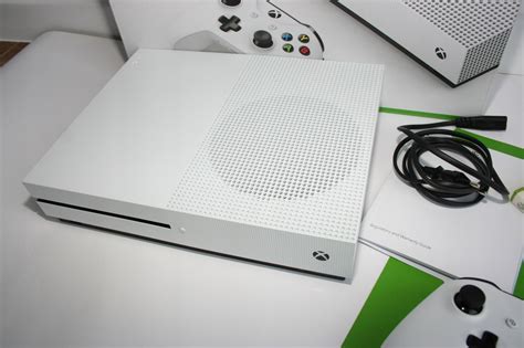 KONSOLA XBOX ONE S 500GB Pad Gry Gwar 06 2020 7753677060