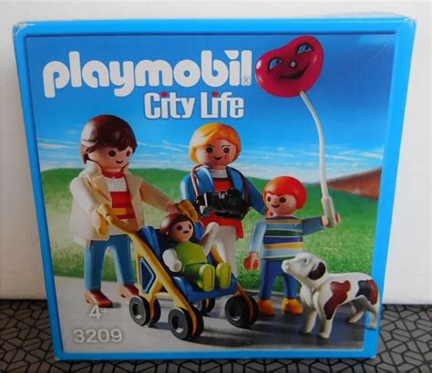 PLAYMOBIL CITY LIFE Famille Avec Poussette Et Chien Set 3209 NEUF 182