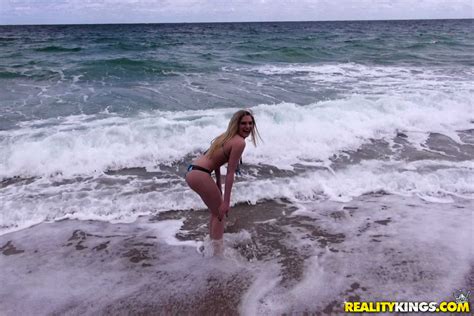 Amateur Blonde Chick Fucks Stranger For His Cash Photos Tyler Steel MILF Fox