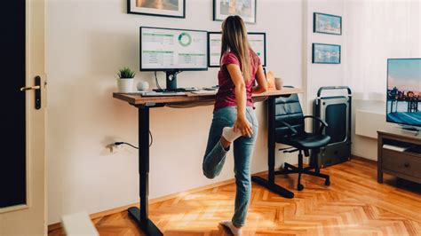 Standing Desk Ergonomics: 5 Benefits Of Standing At Work - thriftychap