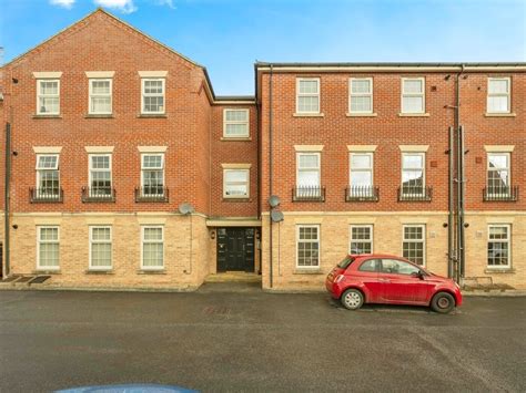 2 Bed Flat For Sale In Farnley Road Balby Doncaster Dn4 £95000 Zoopla