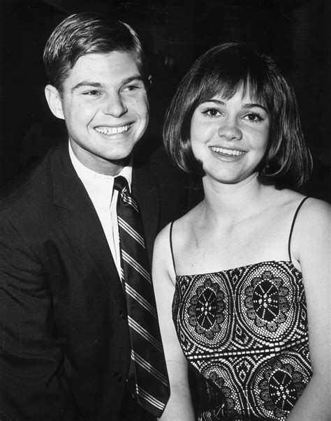 Steven Craig Lived in a Commune – Facts about Sally Field's Ex-husband