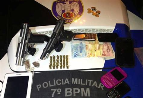 PMES PM Apreende Drogas E Armas Em Cariacica