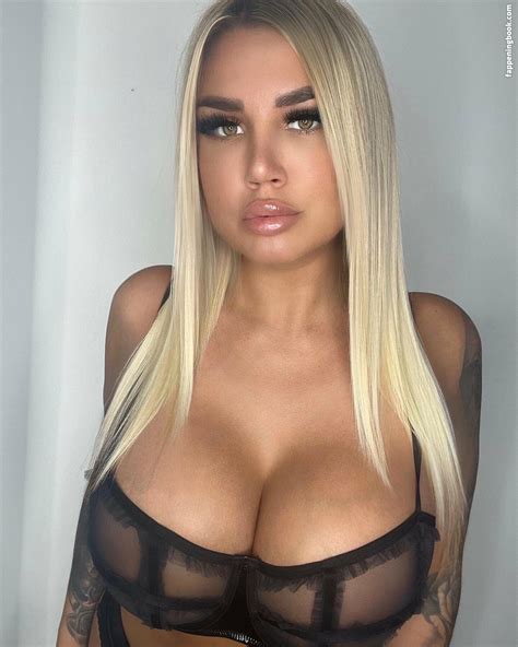 Kary Mel Nude OnlyFans Leaks The Girl Girl