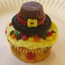 Pilgrim hat cupcakes | Thanksgiving desserts, Thanksgiving cakes ...