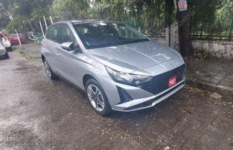 2023 Hyundai i20 Sportz CVT Variant Explained In 5 Images | CarDekho.com