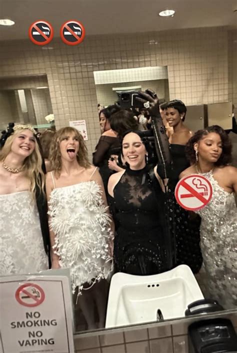 Billie Eilish Shared A "Forbidden" Selfie In The Met Gala Bathroom With ...