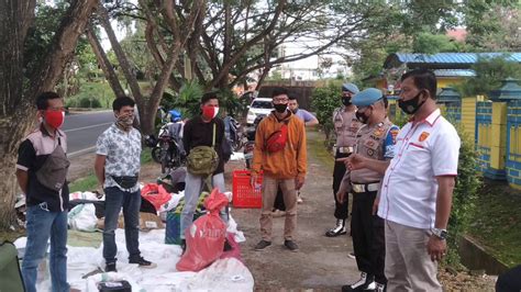 Kasi Propam IPTU TAGON HUTAHAEAN Bersama Personil Memberikan Himbauan