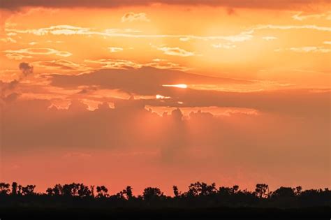 Hermosas Nubes Del Cielo Al Atardecer Foto Premium