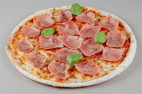 Pizza Schinken 9 00