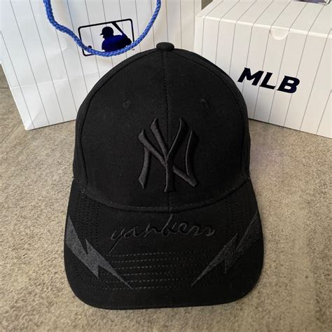 Topi Mlb Ny Yankees Fesyen Pria Aksesoris Topi Di Carousell