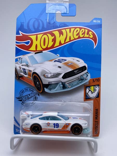 Hot Wheels Редкая модель CUSTOM 18 FORD MUSTANG GT из серии MUSCLE MANIA модель коллекционная