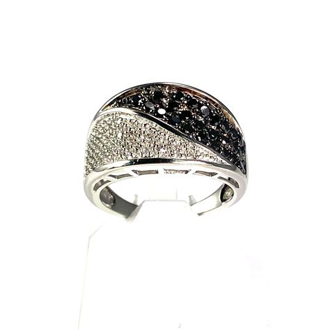 Bague D Occasion Or 750 Blanc Diamants Noirs Et Diamants Blancs MATY