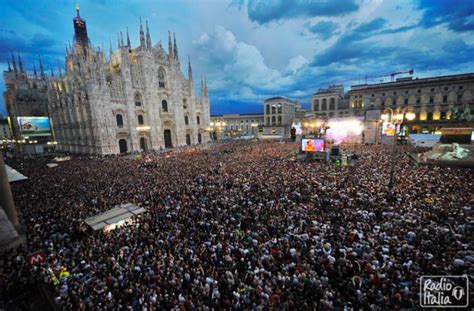 Radio Italia Live Ligabue Apre Concerto In Duomo