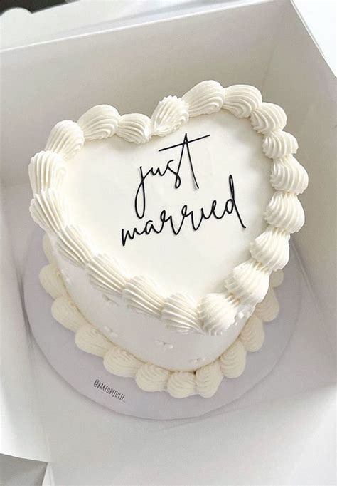 Charming Just Married Cake Ideas With Buttercream Frosting Chic Heart