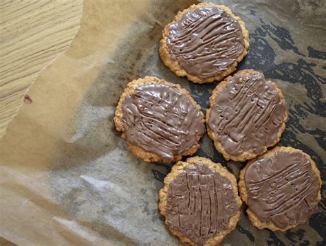 Chocolate Hobnob Recipe Recipe In 2021 Chocolate Hobnobs Chocolate