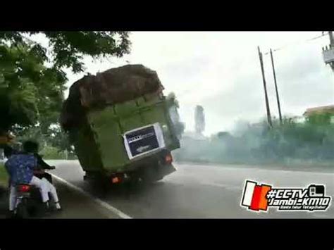 Truk Sawit Oleng Parah Youtube