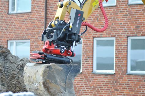 Volvo Hooks Up With Rototilt