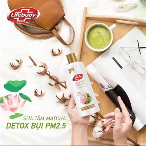 Sữa tắm Lifebuoy Detox và Bảo vệ khỏi vi khuẩn Thảo Dược Hoa Sen 200g