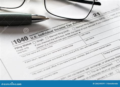 Us Federal Income Tax Return Form 1040 Editorial Photo Image Of