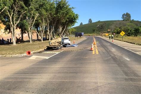 Duas Pessoas Morrem Ap S Acidente Na Br Envolvendo Dois Carros