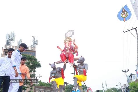 Ganesh Immersion At Hyderabad Photo 60 Of 77