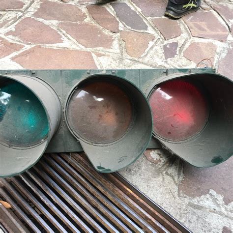 Semaforo, completo e funzionante in 20133 Milano for €80.00 for sale ...