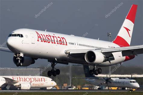 Austrian Airlines Boeing Oe Lae Avi N De Pasajeros Llegada Y