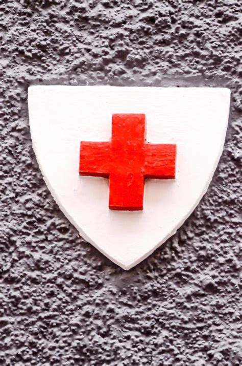 Medical red cross symbol 16976292 Stock Photo at Vecteezy