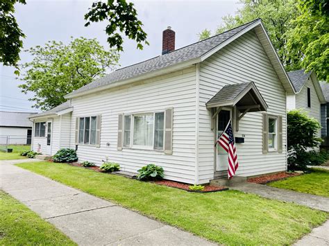 224 E Melendy St, Ludington, MI 49431 - MLS 24024915 - Coldwell Banker