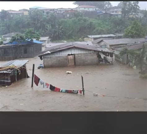 Las fuertes lluvias caídas provocan inundaciones y dejan varios daños