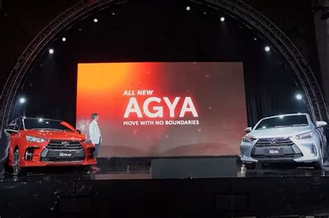 Perbedaan Tampilan Luar Toyota Agya Gr Sport Dan Agya Biasa Enggak Mau